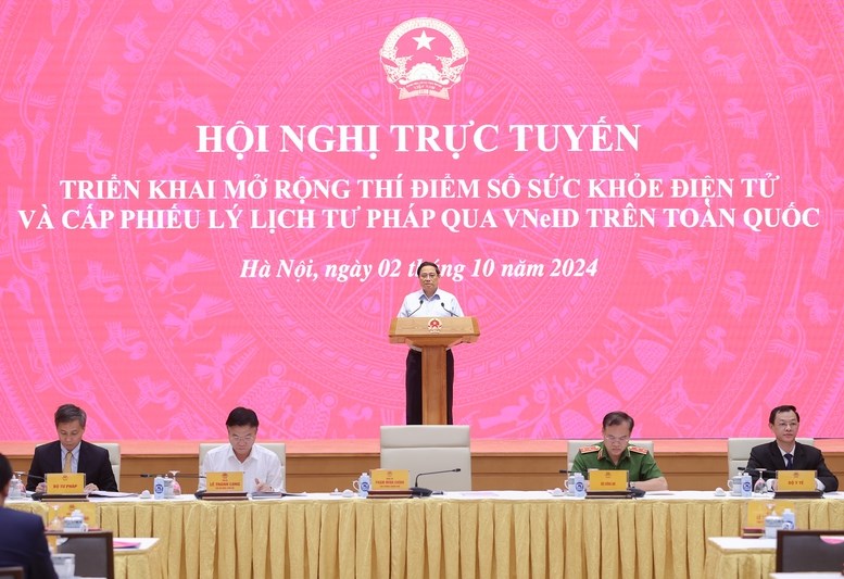 Thủ tướng Chính phủ Phạm Minh Chính chủ trì hội nghị tại điểm cầu Chính phủ (Ảnh chinhphu.vn)